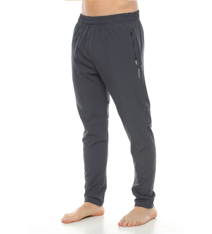 parte frontal pantalon deportivo color gris oscuro para hombre