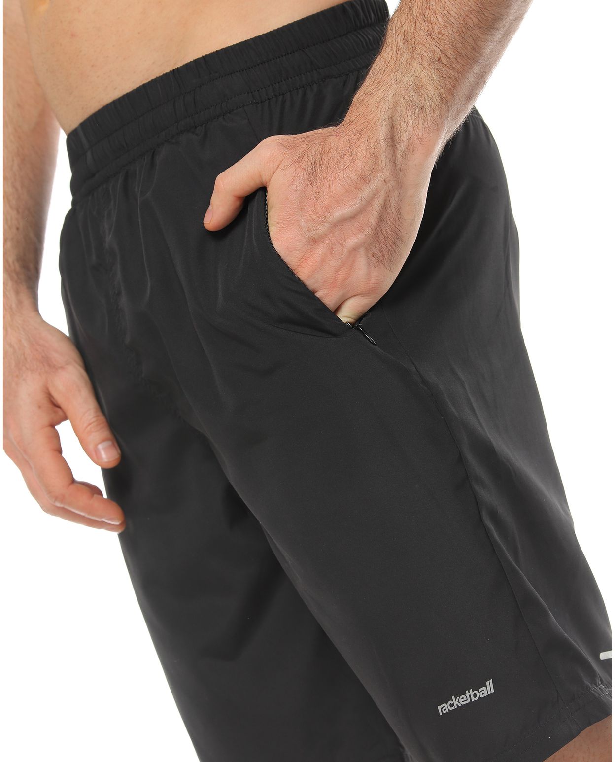 bolsillo lateral derecho pantaloneta deportiva color negro para hombre