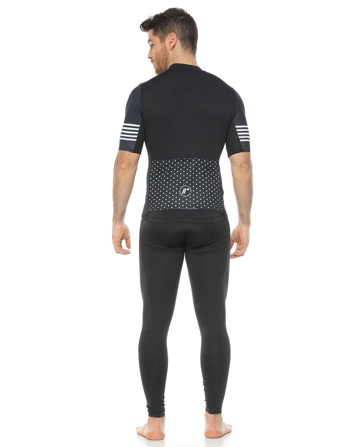 modelo con licra para ciclismo con badana y camiseta de ciclismo unisex color negro  para hombre cuerpo completo parte trasera