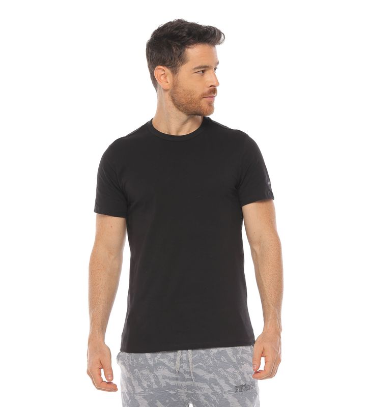camiseta manga corta color negra para hombre