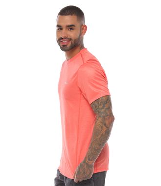 camiseta deportiva manga corta color coral para hombre parte lateral izquierda
