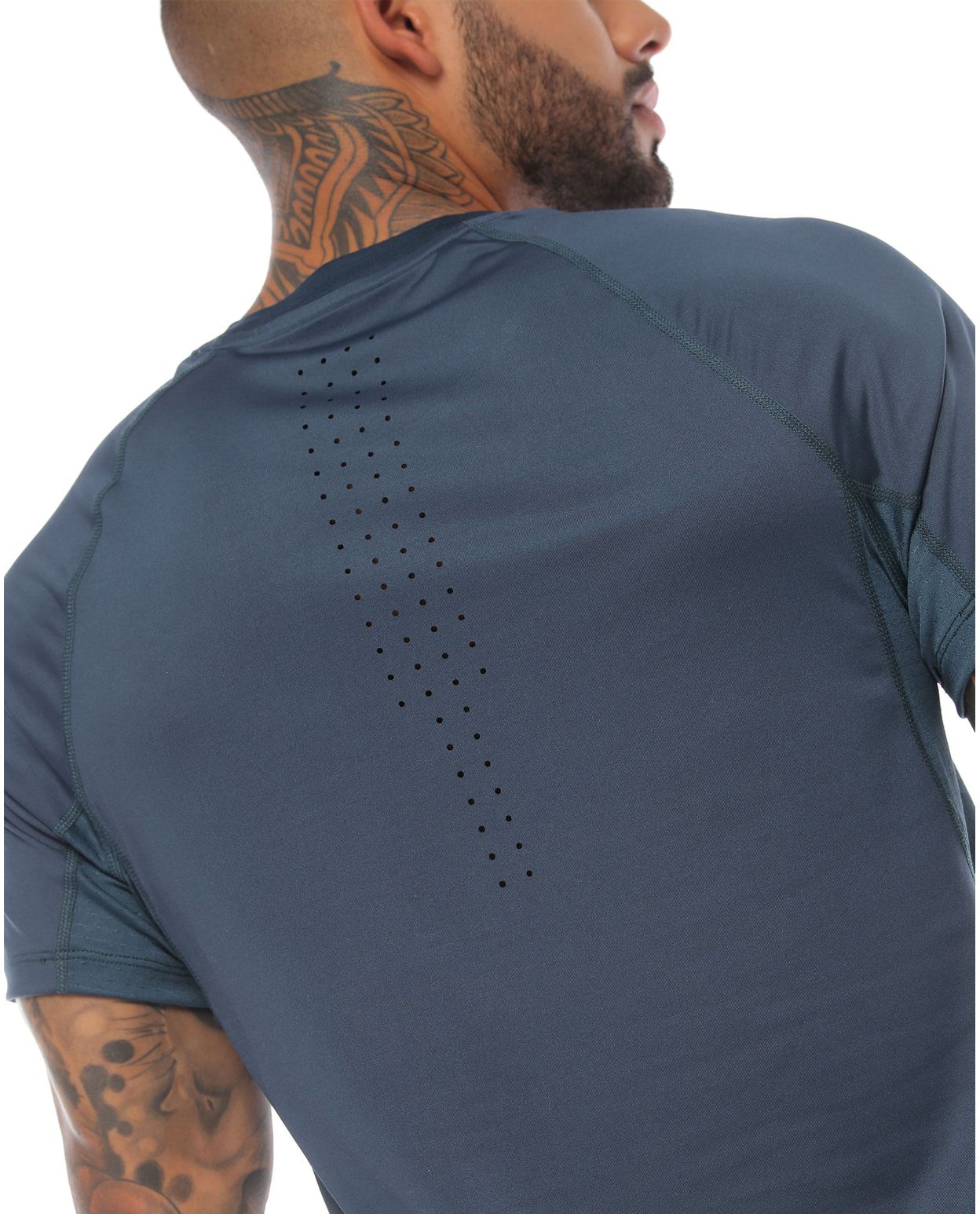 camiseta deportiva color azul petroleo para hombre con cortes transpirables parte trasera