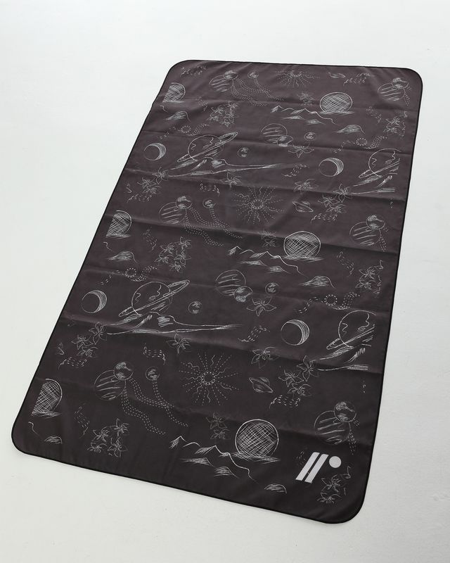 AC5158-TOALLA-MICROFIBRA-PLAYA-130X79-CM-NEGRO-HOMBRE-ACCCESORIOS-RACKETBALL-7701650903842-1